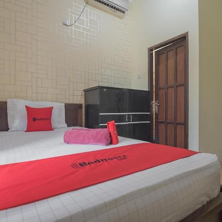 فندق Reddoorz Near Sepinggan Airport Balikpapan 2 المظهر الخارجي الصورة