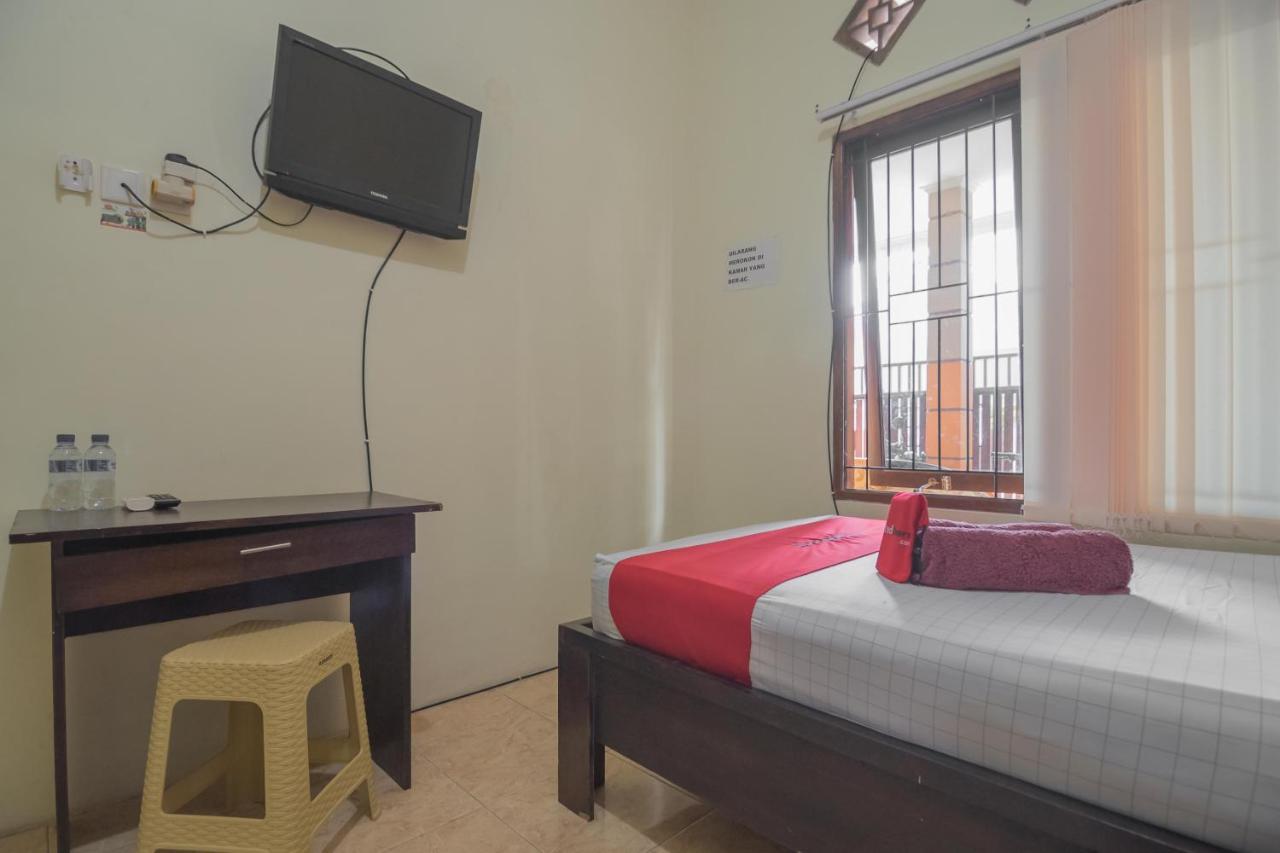 فندق Reddoorz Near Sepinggan Airport Balikpapan 2 المظهر الخارجي الصورة