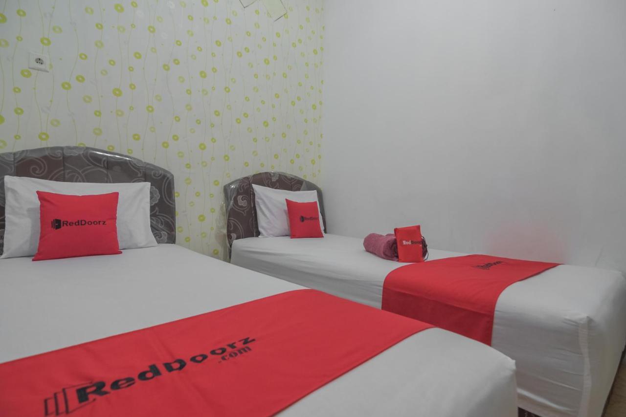 فندق Reddoorz Near Sepinggan Airport Balikpapan 2 المظهر الخارجي الصورة